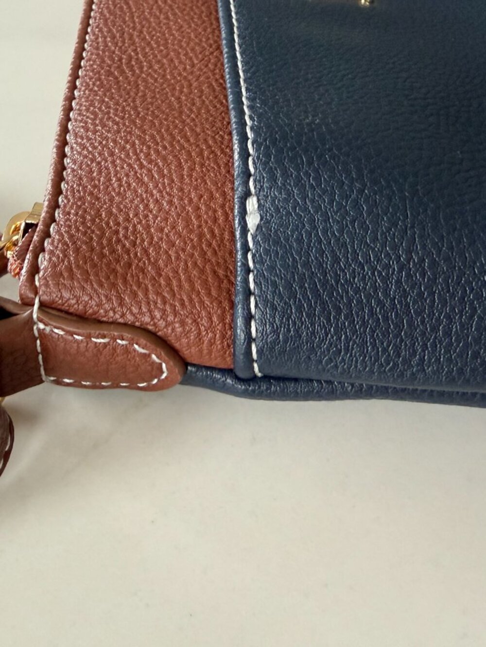 Tommy Hilfiger Navy Blue & Brown Crossbody Bag Gold Logo Crossbody Purse - Picture 7 of 13